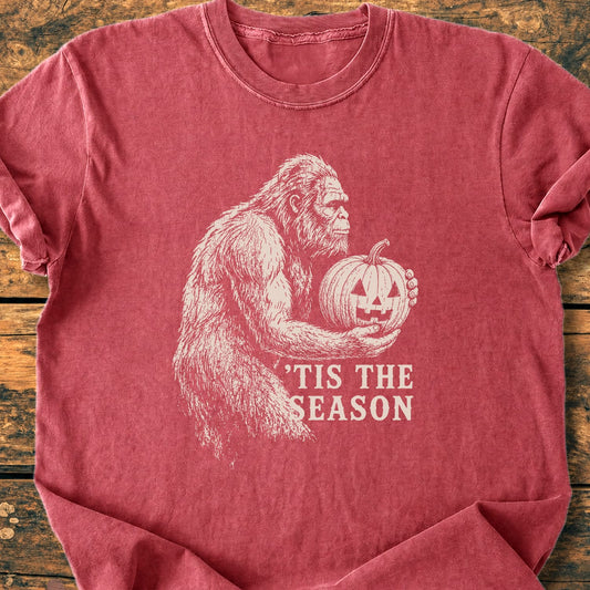 Tis The Season Bigfoot - Premium Vintage Tee