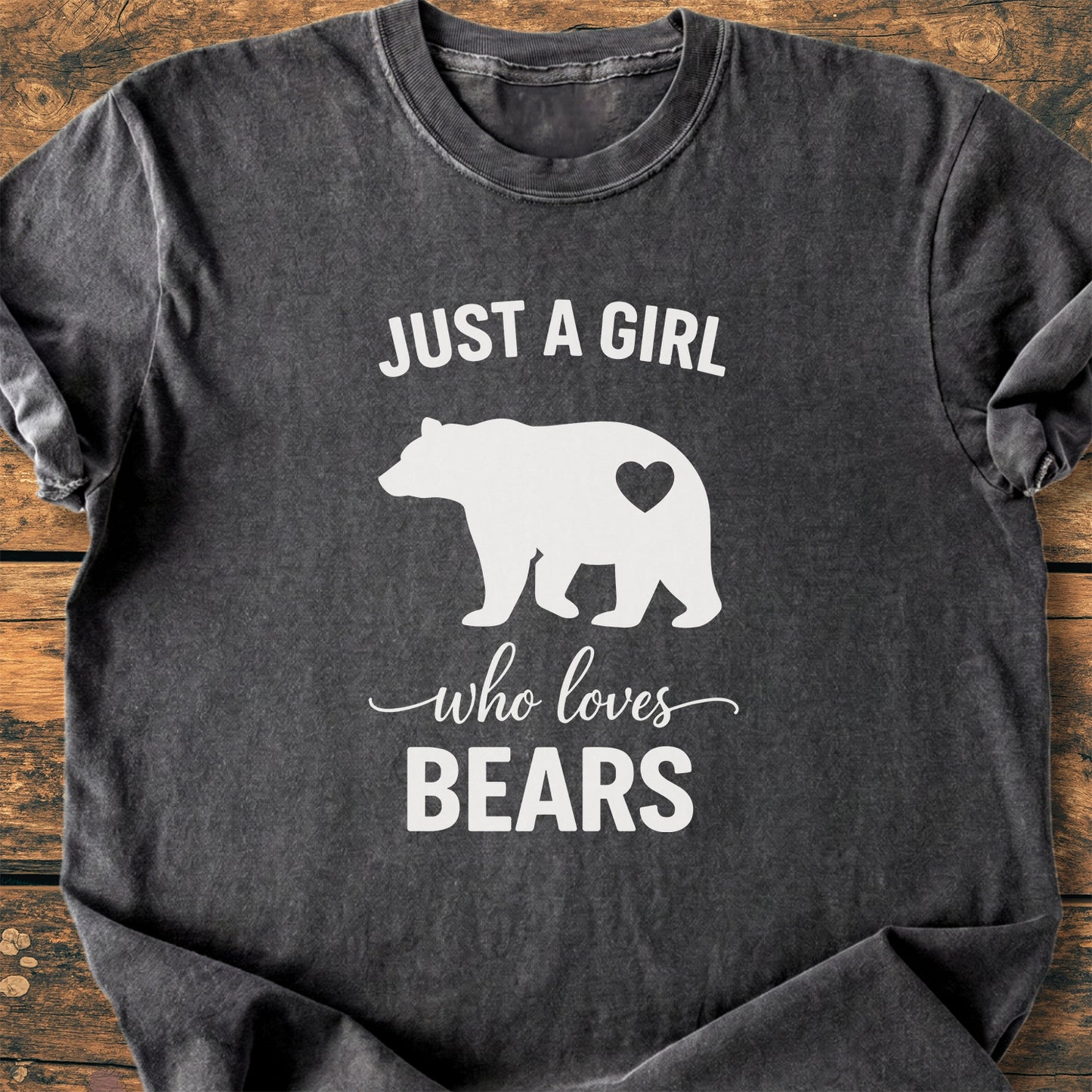 Just A Girl Who Loves Bears - Premium Vintage Tee