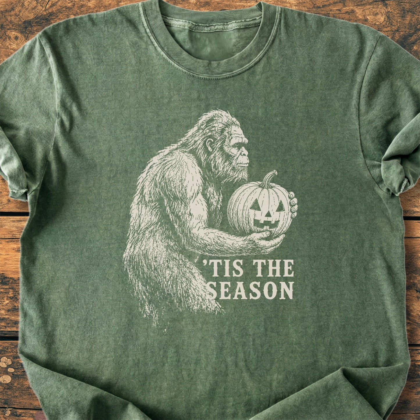 Tis The Season Bigfoot - Premium Vintage Tee