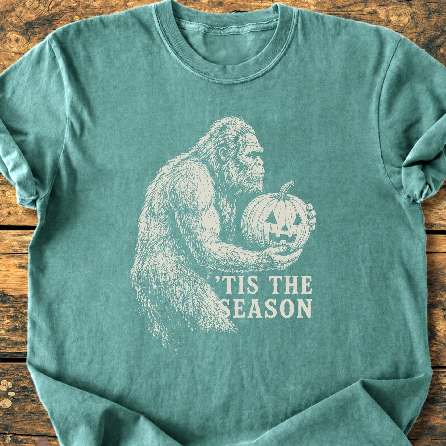 Tis The Season Bigfoot - Premium Vintage Tee