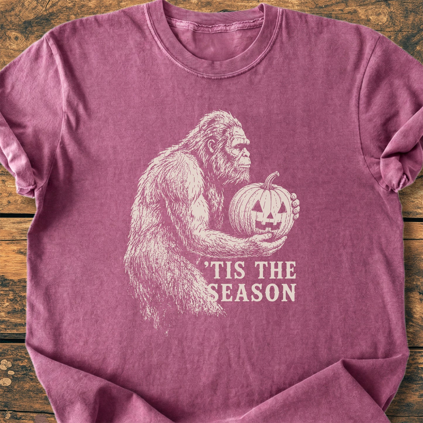 Tis The Season Bigfoot - Premium Vintage Tee